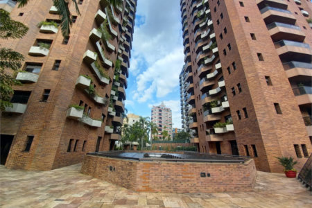 Apartamento à venda com 4 quartos, sendo 3 suítes, em Vila Andrade, São Paulo, SP