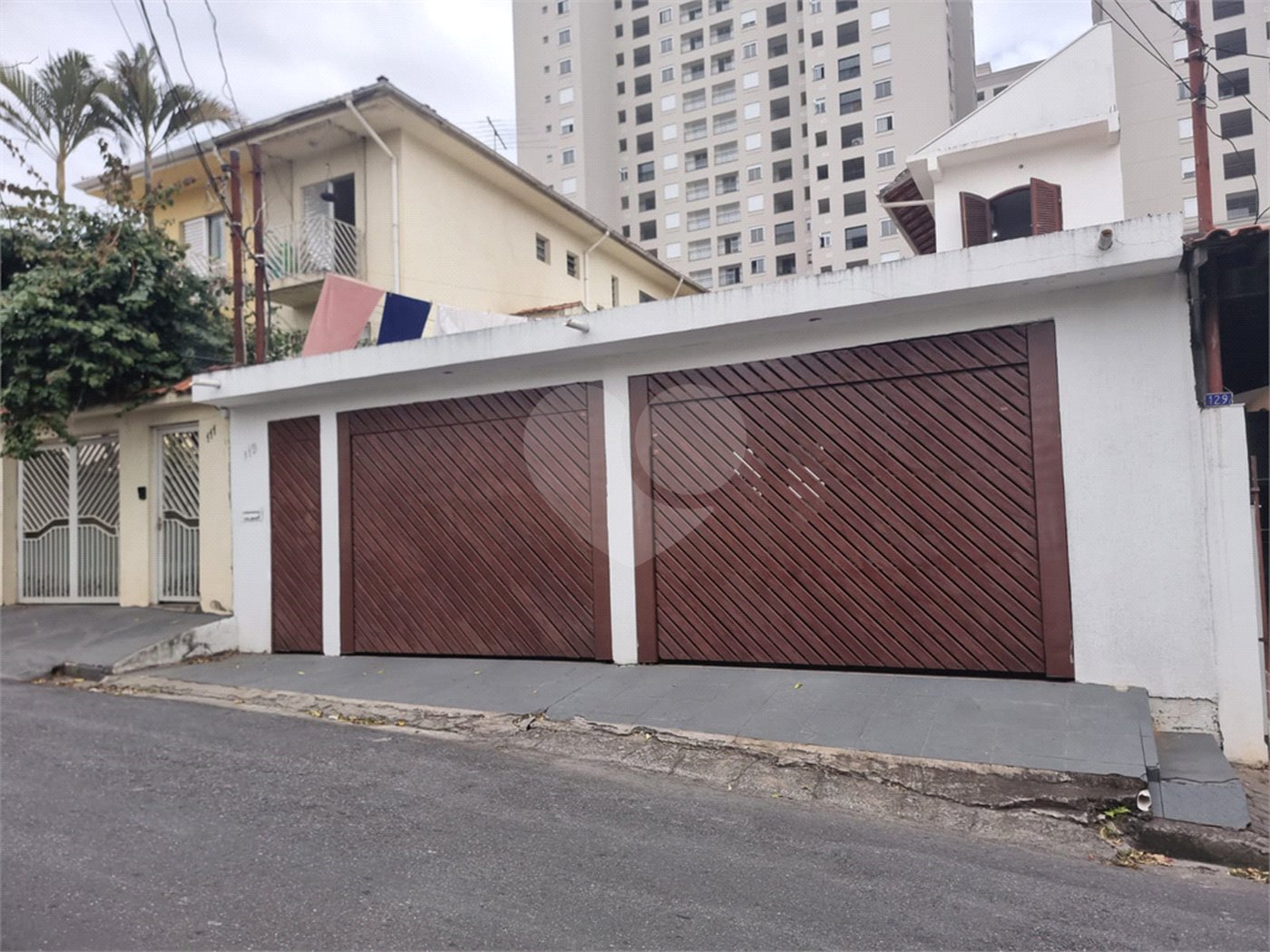 Sobrado à venda ou para alugar com 3 quartos, sendo 2 suítes,  em Ferreira, São Paulo, SP
