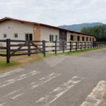 Casa à venda com 4 suítes no condomínio Figueira Garden, Atibaia - SP