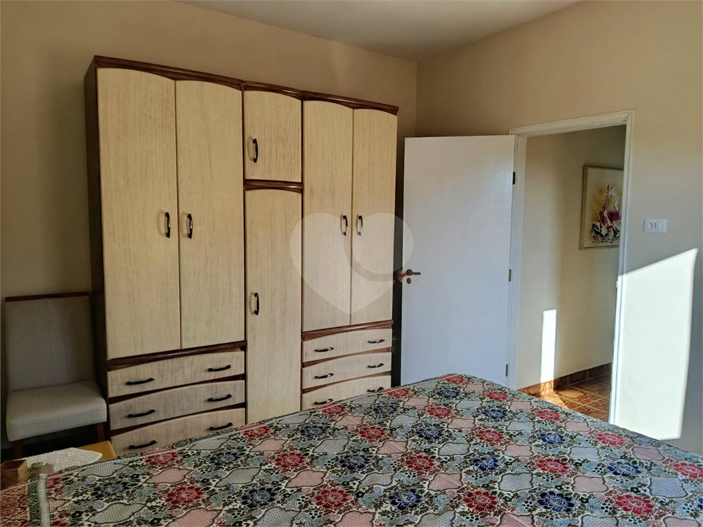 Casa térrea e espaçosa no centro da cidade por apenas R$370.000,00!!! Vamos agendar uma visita?