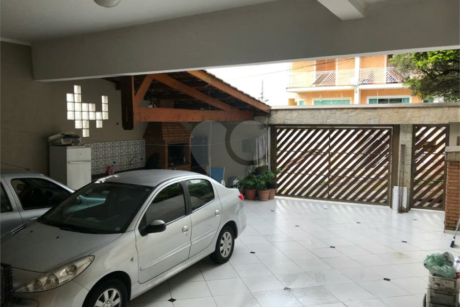 Sobrado à venda com 4 suítes em Vila Irmãos Arnoni, São Paulo, SP