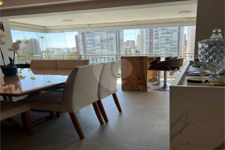 Apartamento à venda com 3 suítes em Jardim Caboré, São Paulo, SP