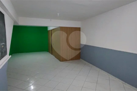 Casa à venda com 3 quartos, sendo 1 suíte, no condomínio Residencial Gabriela, São Paulo - SP