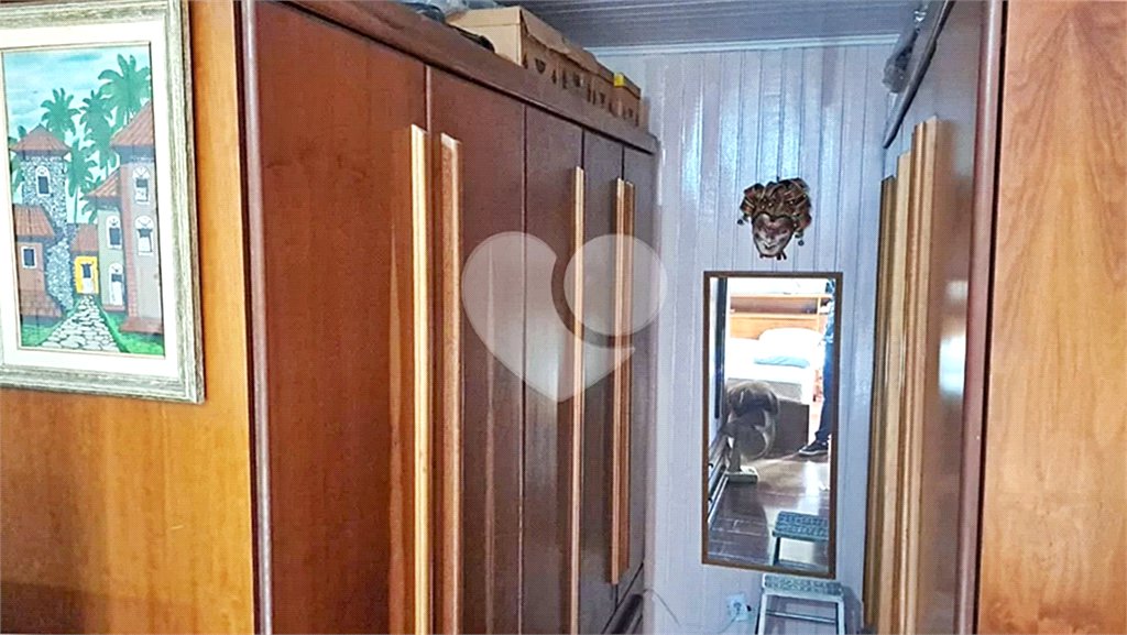 Casa à venda com 6 quartos, sendo 2 suítes, no condomínio Associação Reserva das Hortênsias, Mairiporã - SP