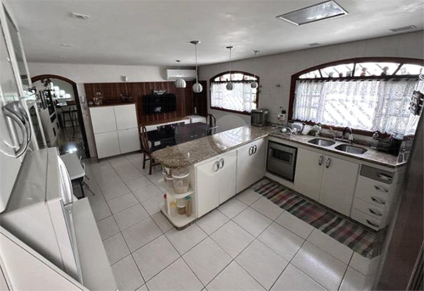 Casa à venda com 3 quartos, sendo 1 suíte,  no condomínio Residencial Nabuco de Araújo, São Paulo - SP