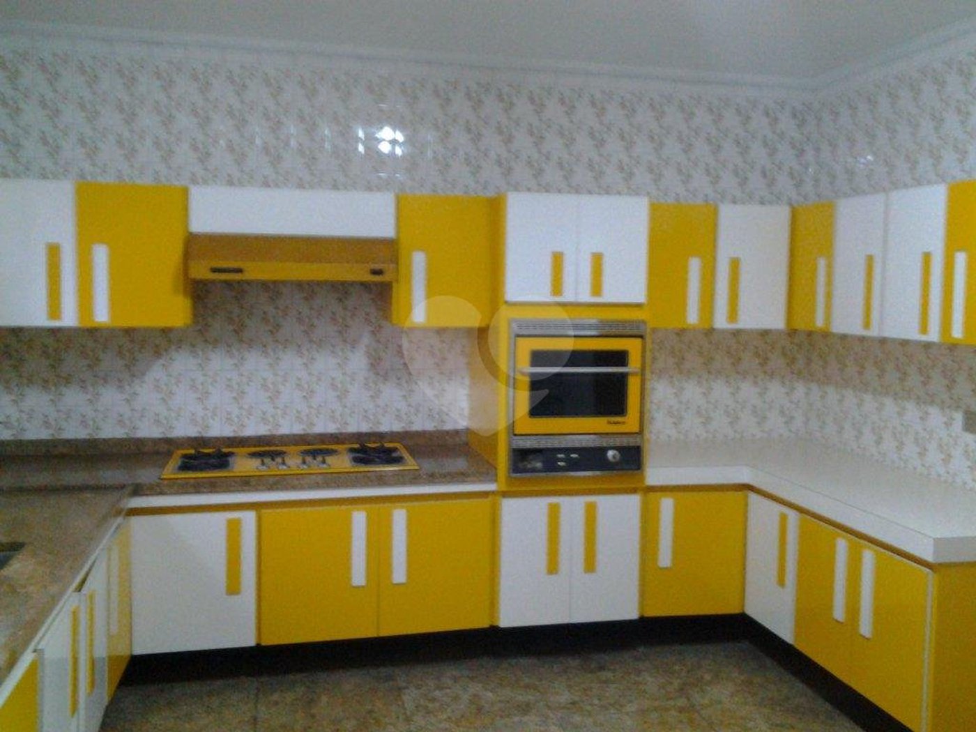 Sobrado à venda com 4 quartos, sendo 1 suíte, em Palmas do Tremembé, São Paulo, SP