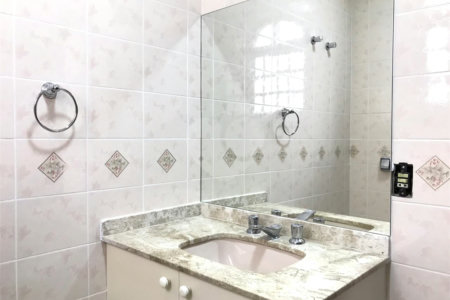 Sobrado à venda com 4 quartos, sendo 3 suítes, em Alto da Boa Vista, São Paulo, SP