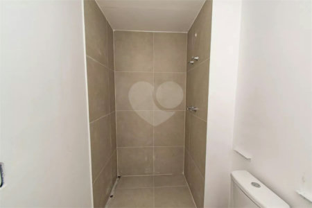 Apartamento à venda com 3 suítes em Vila Firmiano Pinto, São Paulo, SP