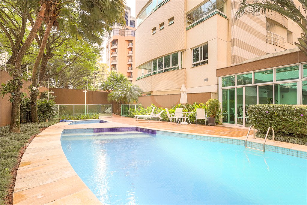 Apartamento à venda com 4 suítes,  em Jardim Paulistano, São Paulo, SP