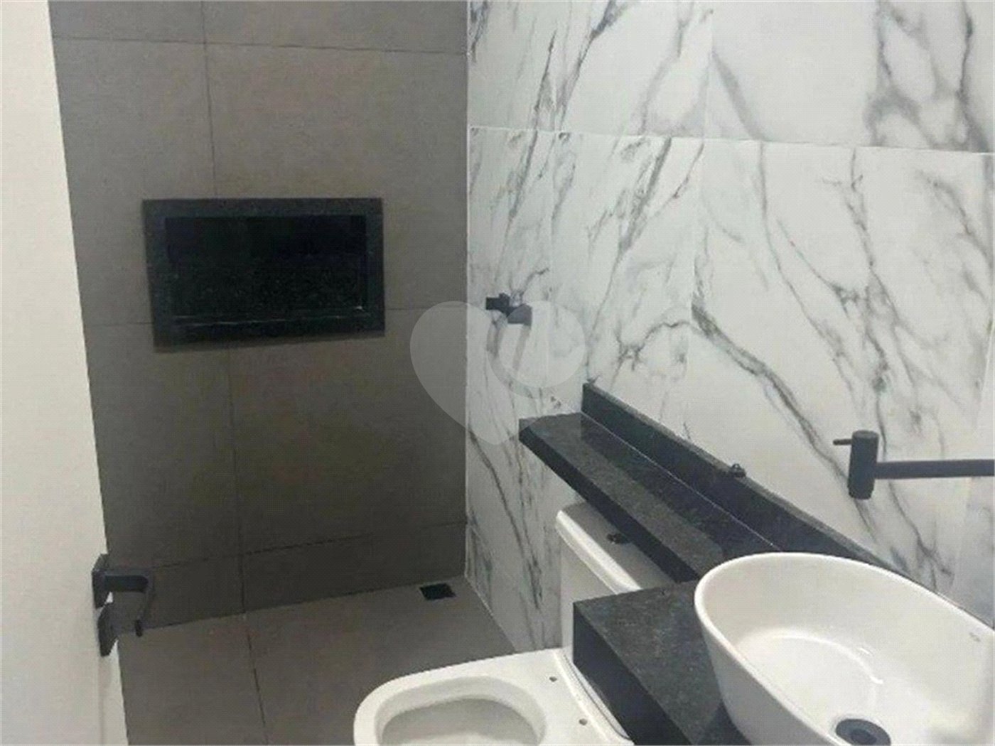 Casa à venda com 3 quartos, sendo 1 suíte, no condomínio Horto Florestal Villagio, Sorocaba - SP