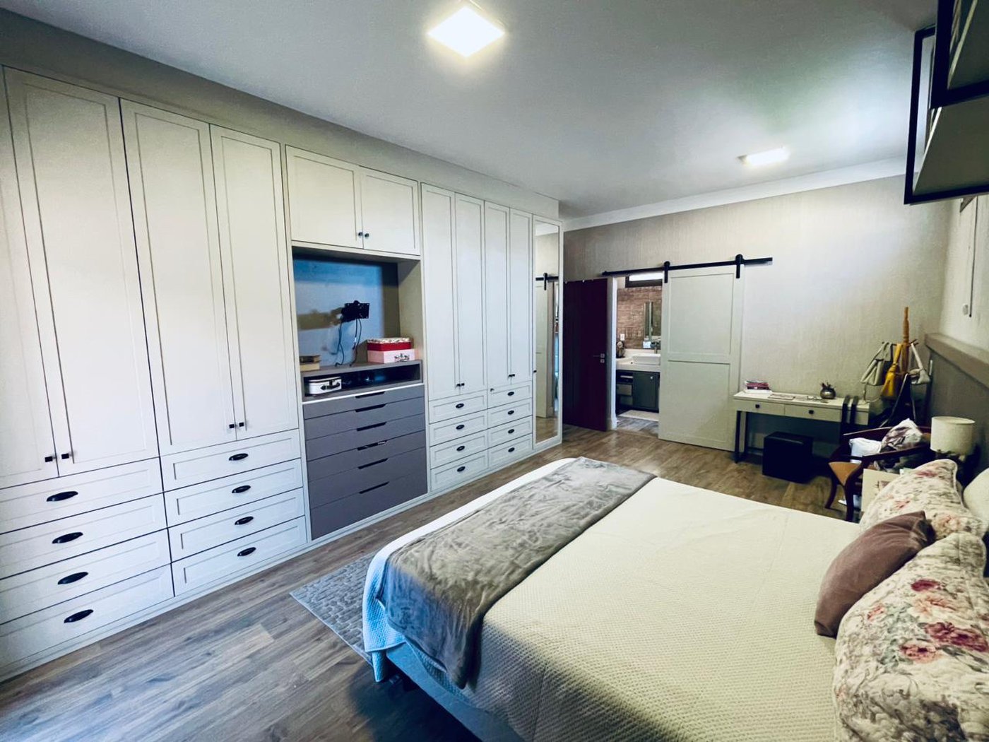 Casa à venda com 3 quartos, sendo 1 suíte, em Jardim Adelaide, Hortolândia, SP