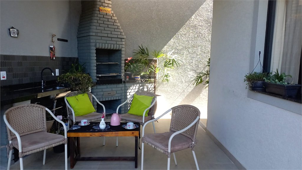 Casa à venda com 3 suítes no condomínio Residencial Marchant Buarque, Atibaia - SP