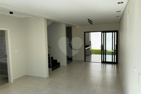 Casa à venda com 3 suítes no condomínio Villaggio Maranello, Vinhedo - SP
