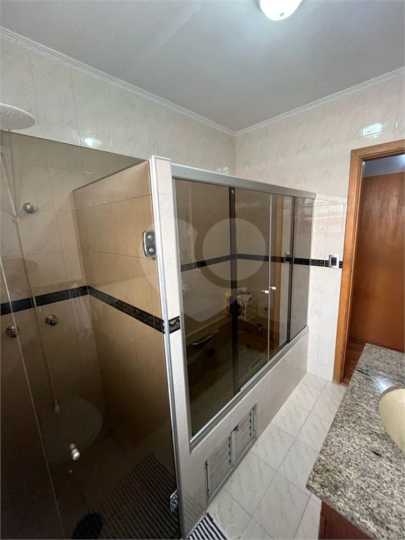 Casa à venda com 3 quartos, sendo 1 suíte,  em Jardim Casablanca, São Paulo, SP