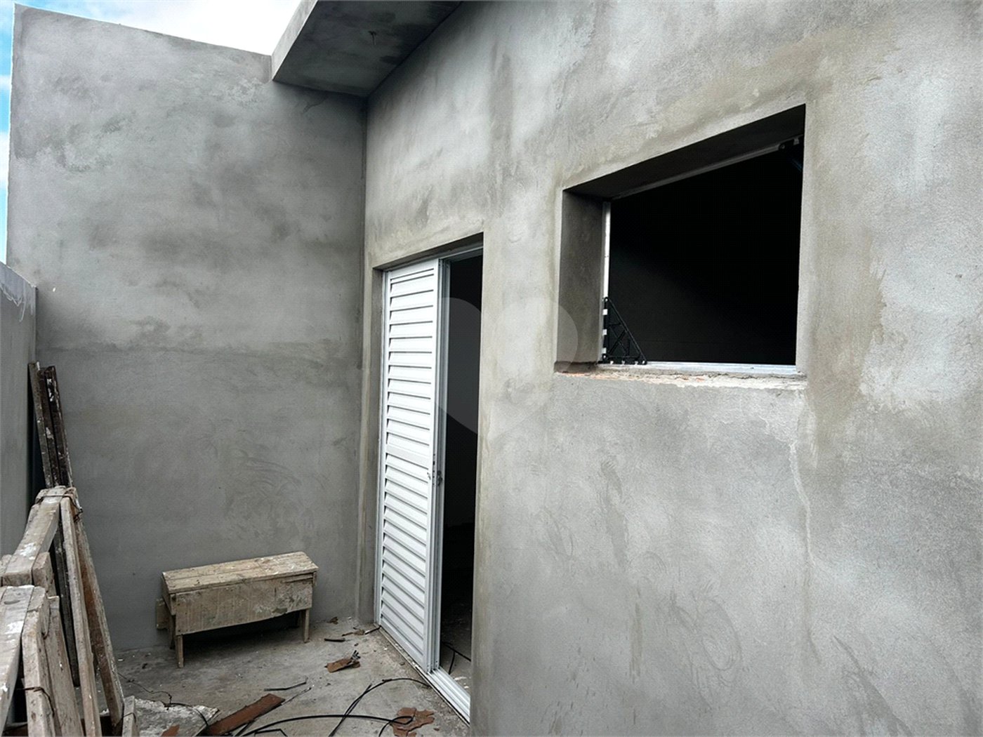 Casa à venda com 3 quartos, sendo 1 suíte,  no condomínio Lago dos Ipês, Itapetininga - SP