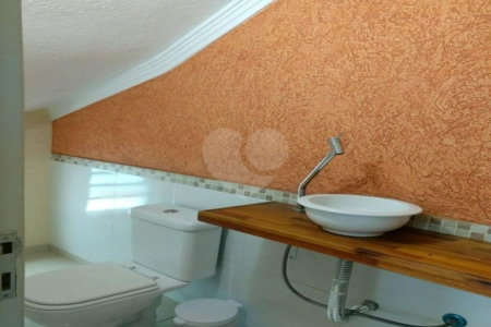 Casa à venda com 3 quartos, sendo 1 suíte,  em Jardim Rosa Maria, São Paulo, SP