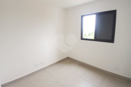 Apartamento à venda com 2 quartos em Vila dos Remédios, São Paulo, SP