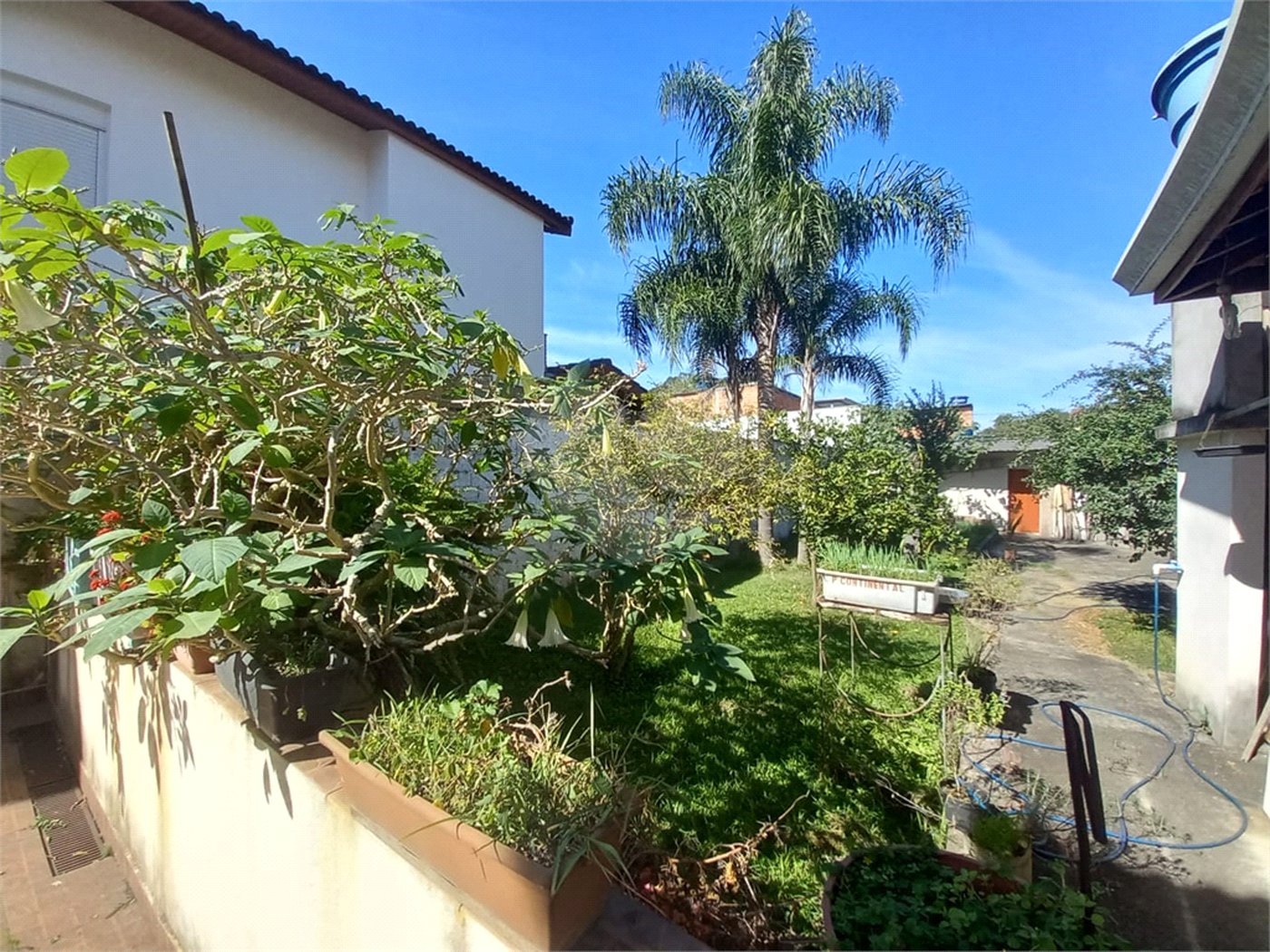 Sobrado à venda com 4 quartos, sendo 2 suítes, em Tremembé, São Paulo, SP