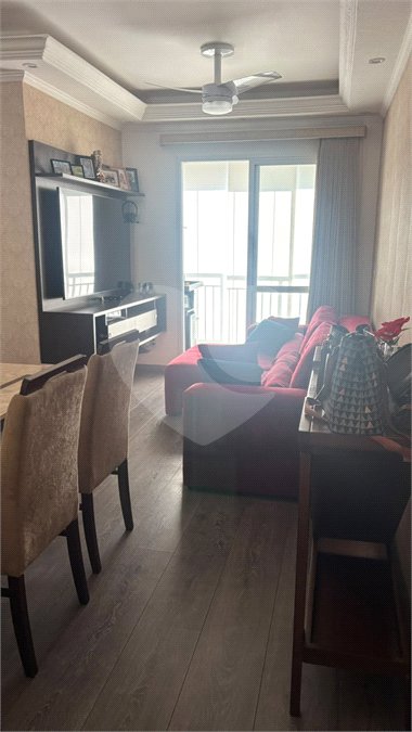 Apartamento à venda com 3 quartos, sendo 1 suíte, em Conjunto Residencial Irai, Suzano, SP