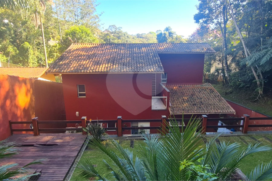 Casa à venda com 3 suítes no condomínio Parque Imperial da Cantareira, Mairiporã - SP