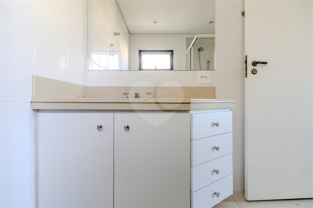Apartamento para alugar com 3 quartos, sendo 1 suíte, em Vila Hamburguesa, São Paulo, SP