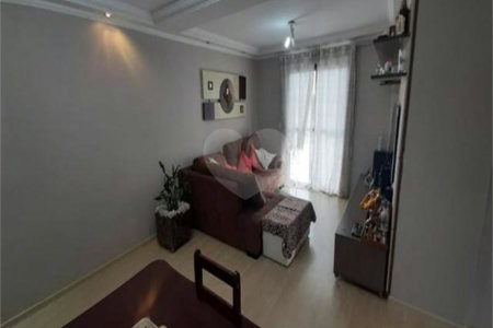 Apartamento à venda com 3 quartos, sendo 1 suíte,  em Paraíso do Morumbi, São Paulo, SP