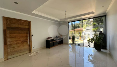 Sobrado à venda com 4 quartos, sendo 2 suítes,  em Vila Ipojuca, São Paulo, SP