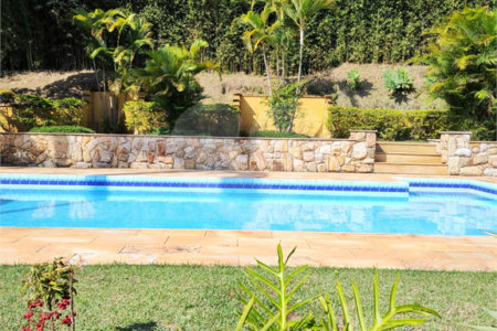Casa à venda com 5 suítes no condomínio Estância Marambaia, Vinhedo - SP