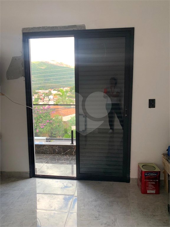 Sobrado à venda com 3 suítes em Jardim Maristela, Atibaia, SP