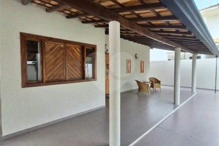 Casa à venda com 3 suítes, em Orla Norte, Porto Seguro, BA