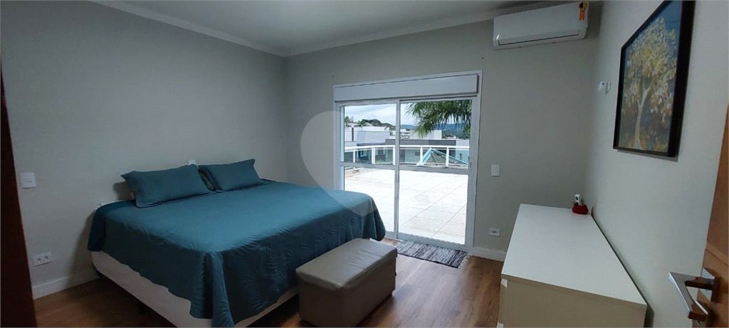 Casa para alugar com 4 quartos, sendo 3 suítes,  no condomínio Figueira Garden, Atibaia - SP