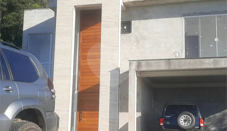 Casa à venda com 3 suítes no condomínio Aútria da Cantareira, Mairiporã - SP