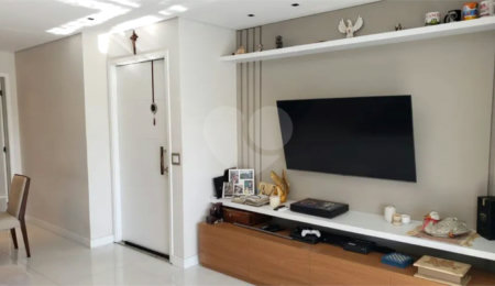 Apartamento à venda com 3 suítes em Vila Alexandria, São Paulo, SP