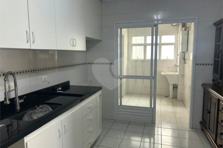 Apartamento para alugar com 3 quartos, sendo 1 suíte, em Pinheiros, São Paulo, SP