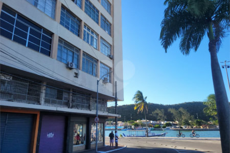 Apartamento à venda com 2 quartos no Centro, Cabo Frio, RJ