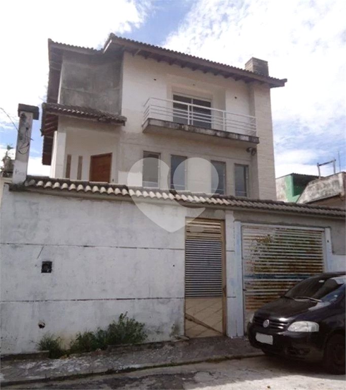Sobrado à venda com 3 quartos, sendo 1 suíte, em Tremembé, São Paulo, SP