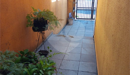 Sobrado à venda com 3 quartos em Jardim Colombo, São Paulo, SP