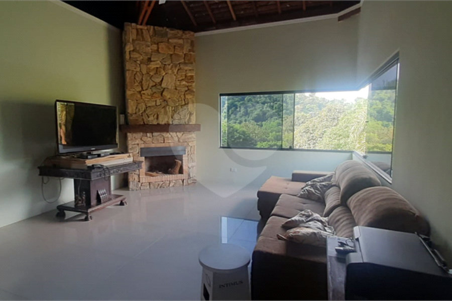 Casa à venda ou para alugar com 5 quartos, sendo 4 suítes, no condomínio Sausalito, Mairiporã - SP