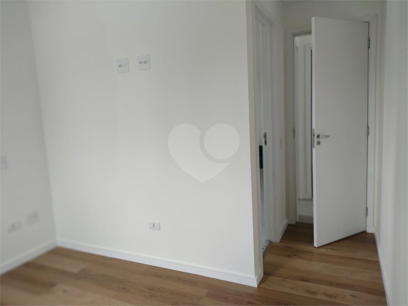 Apartamento à venda com 2 quartos, sendo 1 suíte, em Vila Maria Baixa, São Paulo, SP
