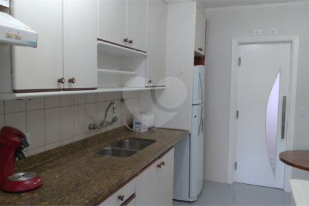 Cobertura à venda com 4 quartos, sendo 3 suítes,  em Vila Andrade, São Paulo, SP