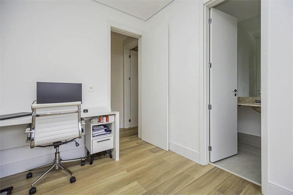 Apartamento à venda com 3 suítes em Cidade Jardim, São Paulo, SP