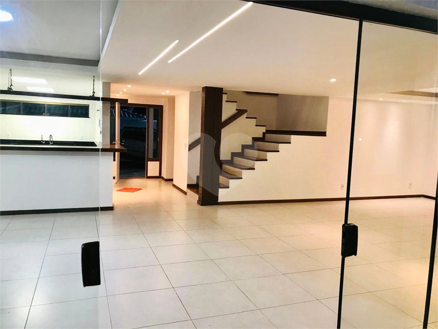 Casa para alugar com 5 quartos, sendo 4 suítes, em Marina, Armação dos Búzios, RJ