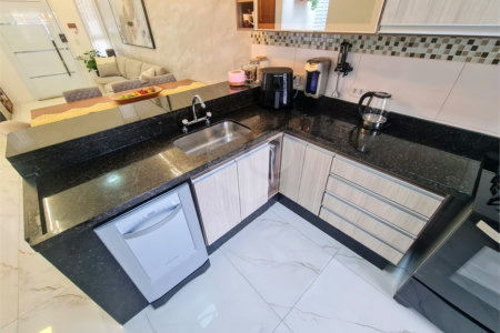 Casa à venda com 3 quartos, sendo 1 suíte, no condomínio Horto Florestal Iii, Sorocaba - SP