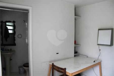 Sobrado à venda com 4 quartos, sendo 2 suítes, em Vila das Mercês, São Paulo, SP