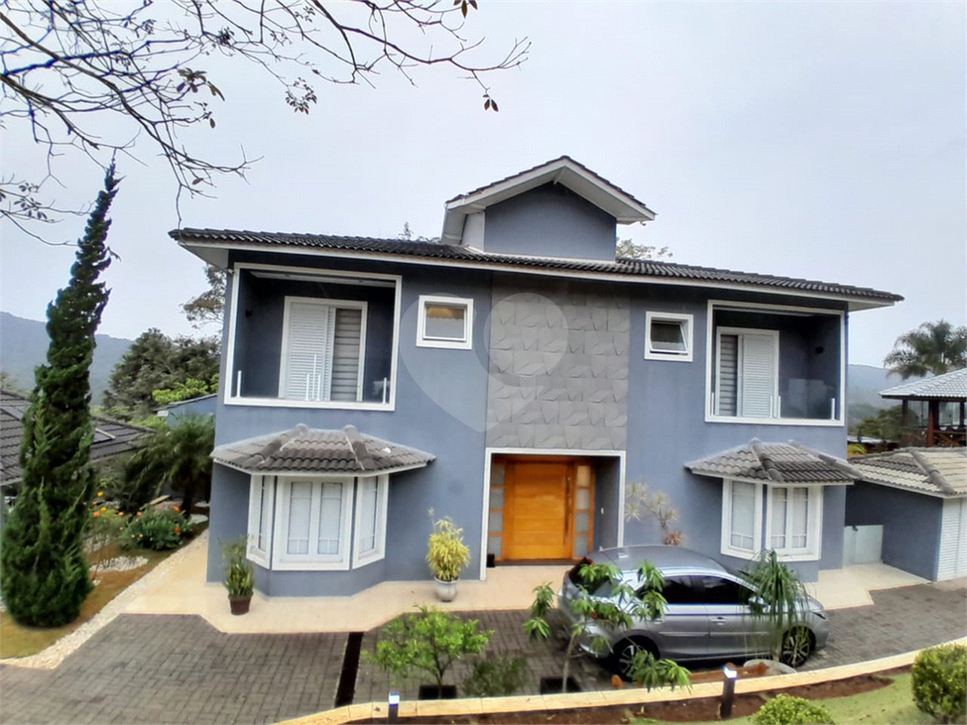 Casa à venda com 3 suítes no condomínio Suíça da Cantareira, Mairiporã - SP