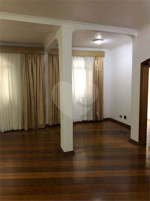 Sobrado à venda com 4 quartos, sendo 3 suítes, em Alto da Boa Vista, São Paulo, SP