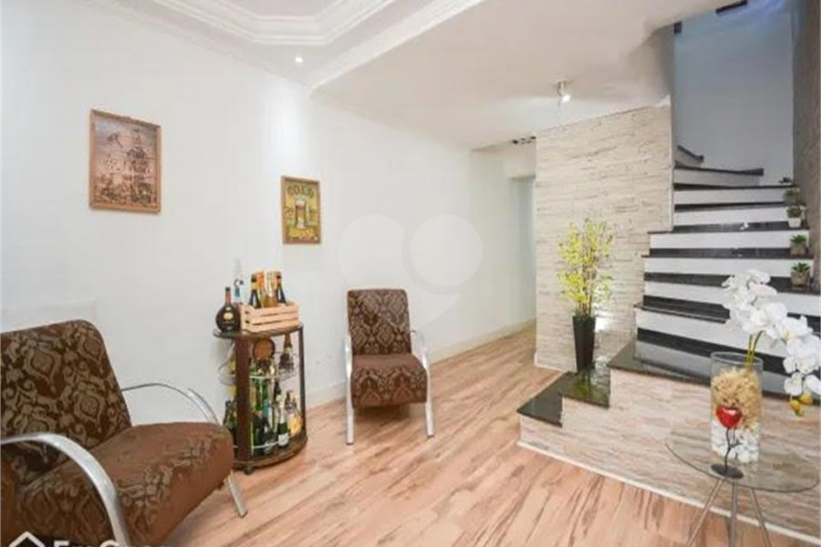 Sobrado à venda com 3 quartos, sendo 1 suíte, em Vila Galvão, Guarulhos, SP