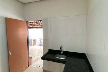 Casa à venda com 2 quartos, sendo 1 suíte, em Nazaré, Balsas, MA