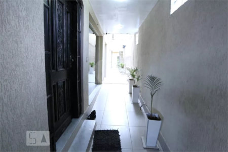 Sobrado à venda com 6 quartos, sendo 5 suítes, em Vila Paranaguá, São Paulo, SP