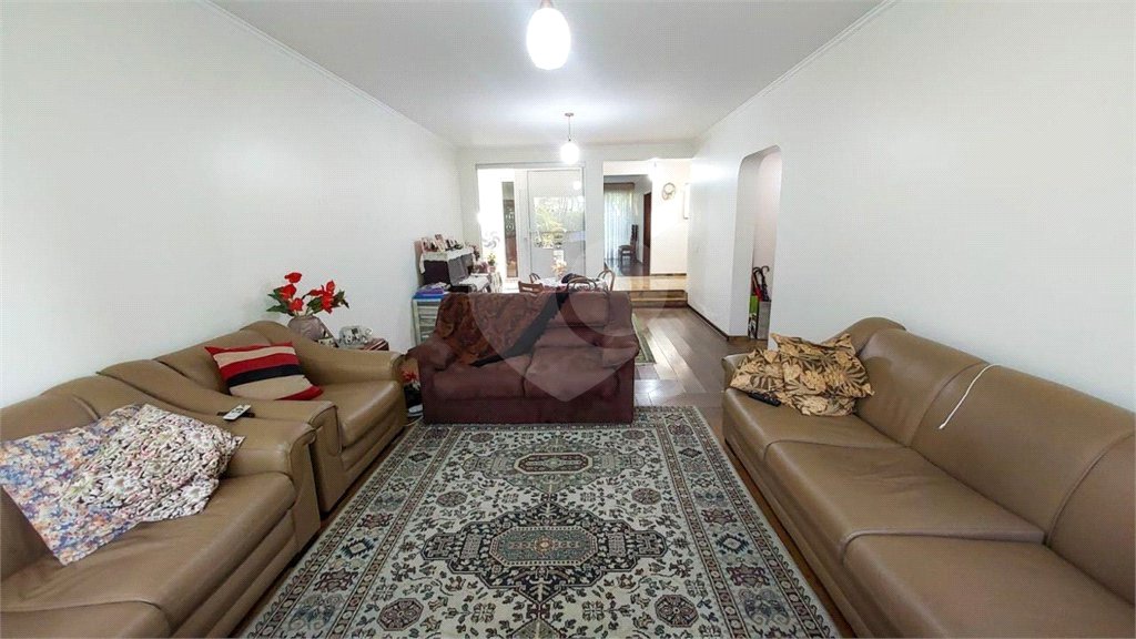 Casa à venda com 6 quartos, sendo 3 suítes, em Jardim Brasil (zona Sul), São Paulo, SP